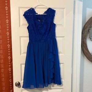 Chic Royal Blue Lace Formal Dress
